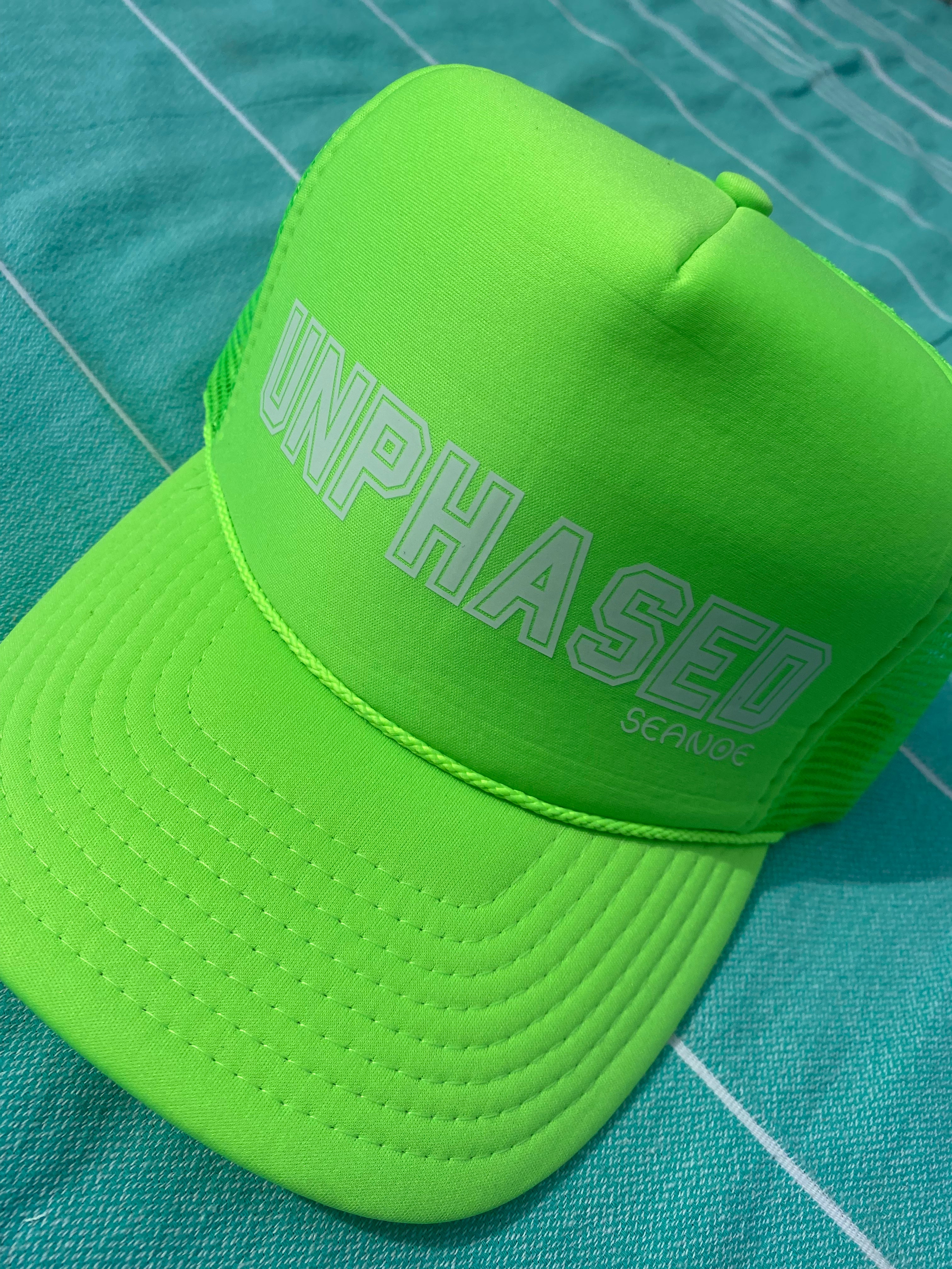 NEON GREEN SEANOE TRUCKER HAT