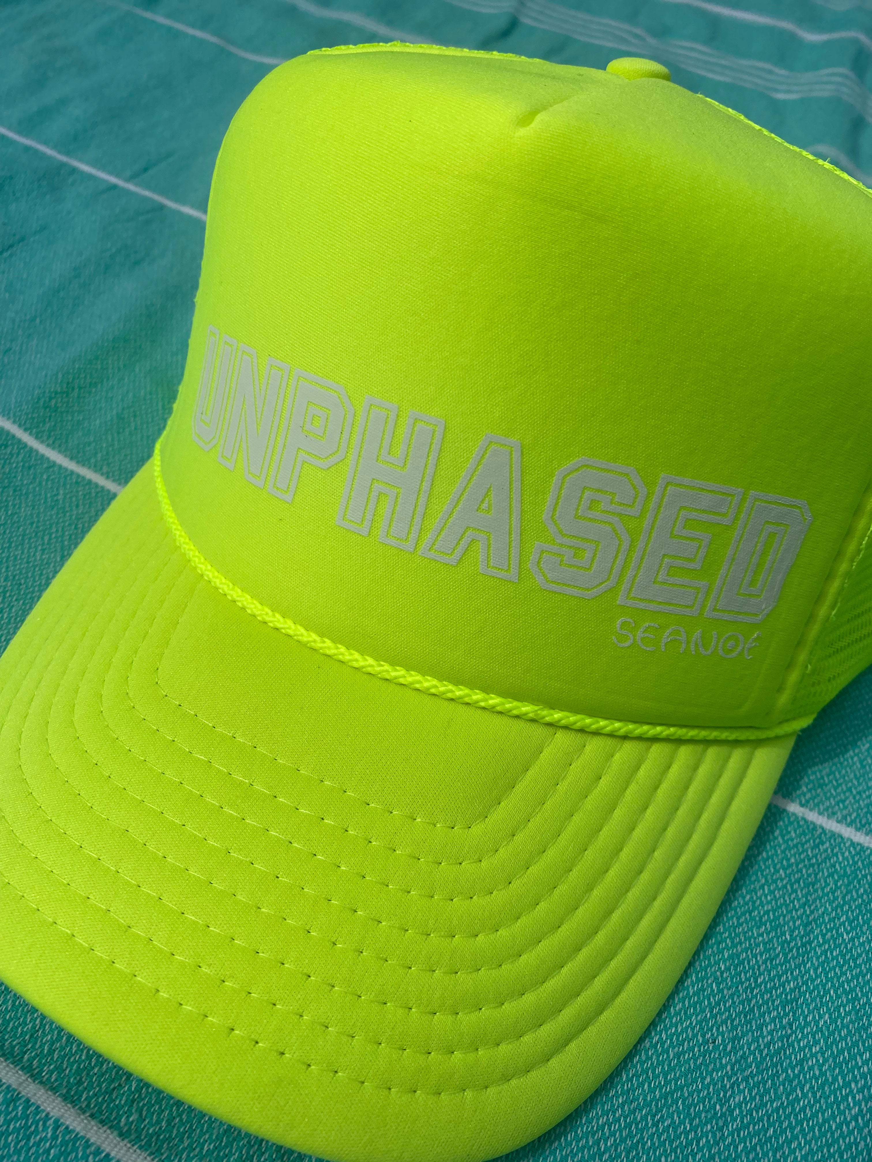 NEON YELLOW SEANOE TRUCKER HATi