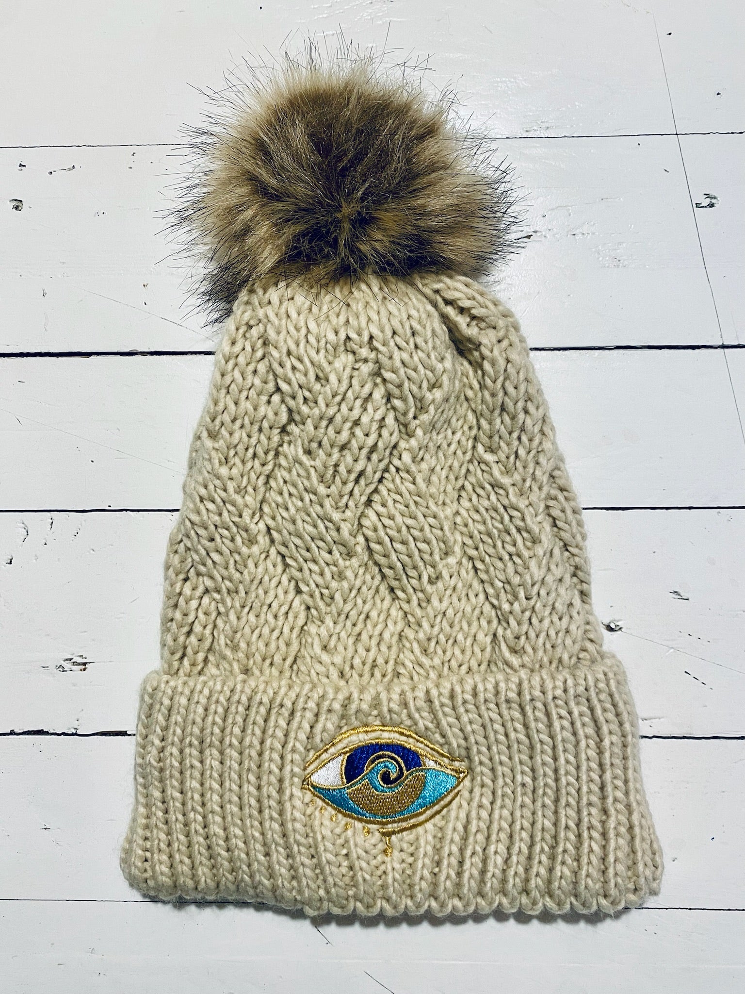 TAN SEANOE POM BEANIE