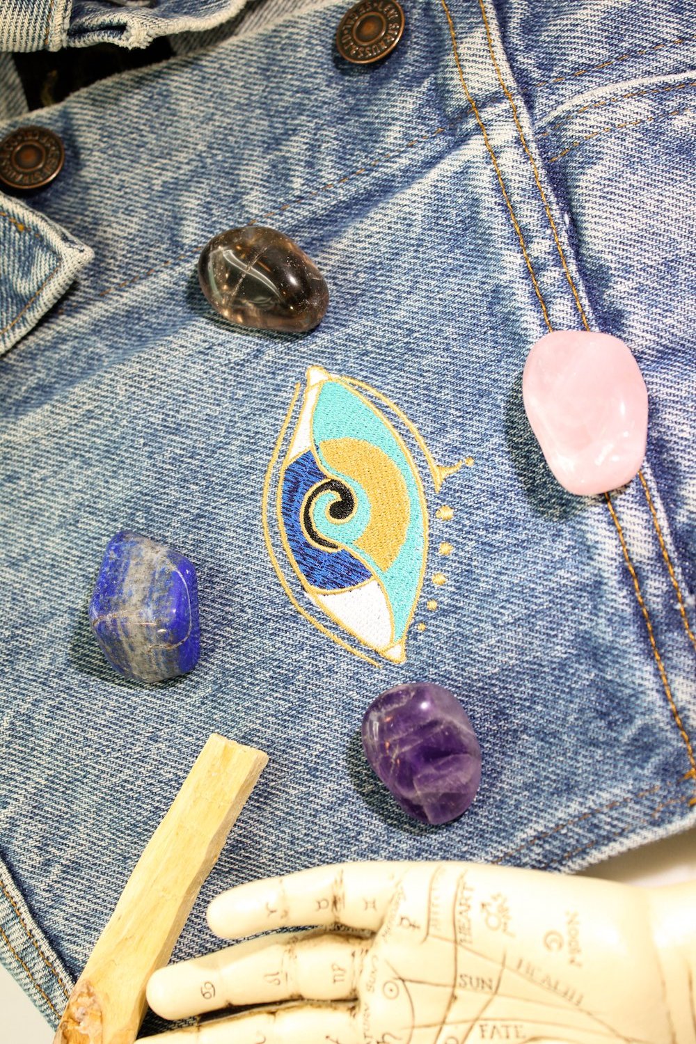 CLUELESS ABOUT CRYSTALS KIT