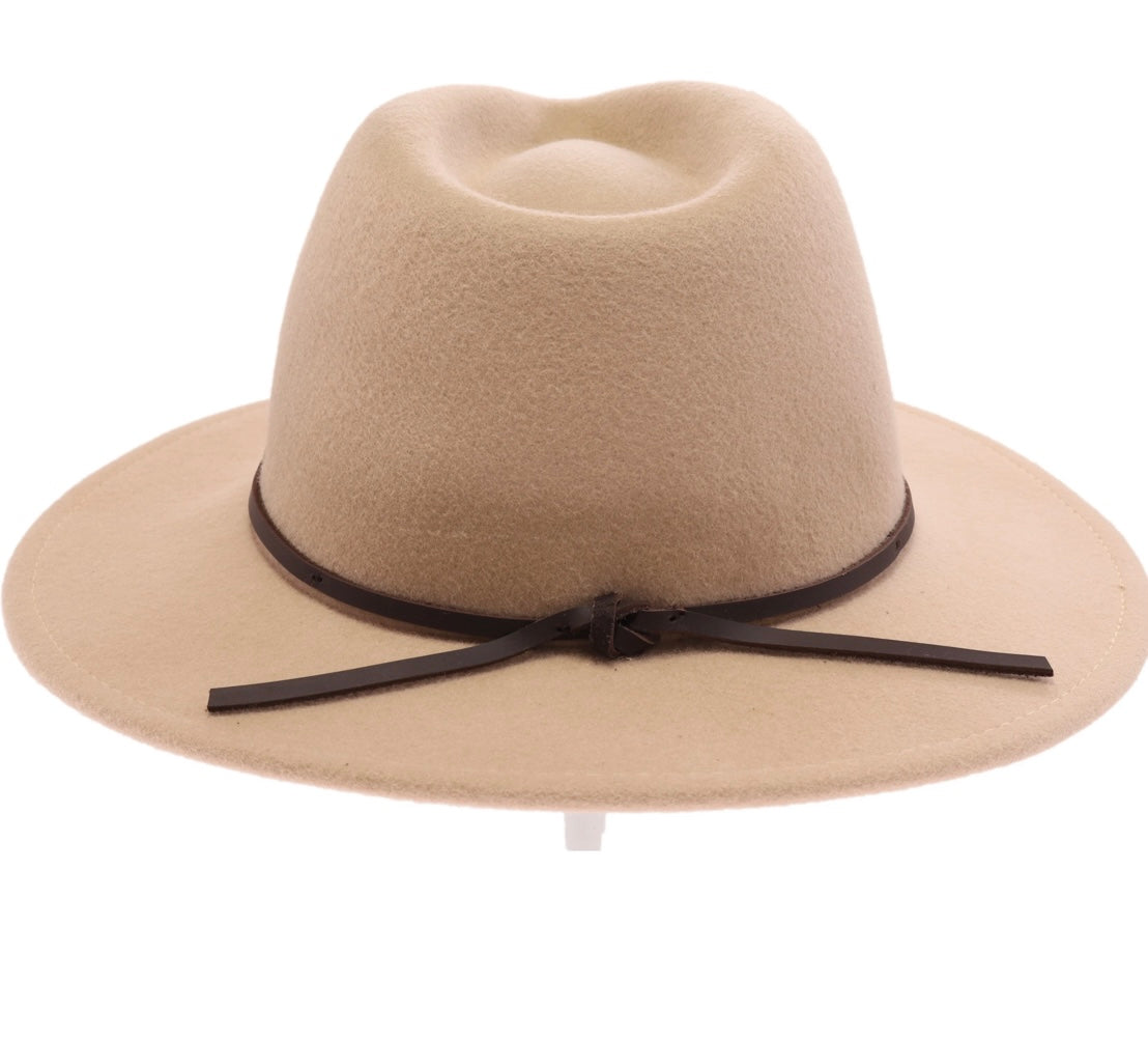 BEIGE LEATHER BOW RANCHER HAT